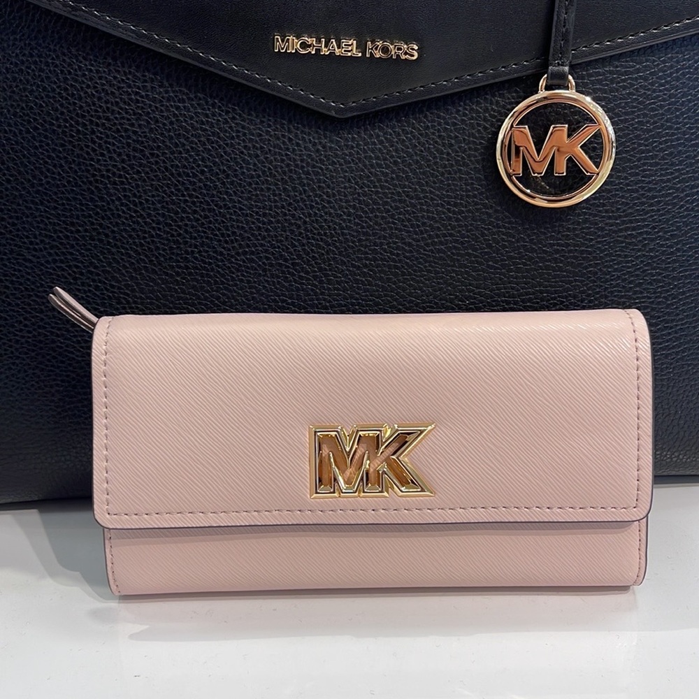 Michael Kors Mimi Large Saffiano Leather Bi-Fold Continental Wallet
Pawder Blush - Picture 12 of 16